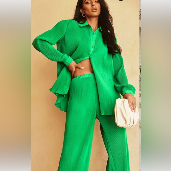 Pretty Little Thing Wide Leg Plisse Pants - Picture 1 of 3